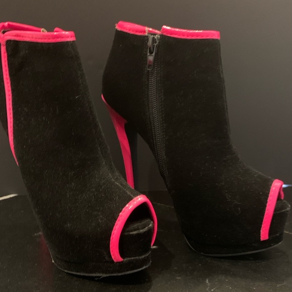 Cupid boots - Picture 2 of 4